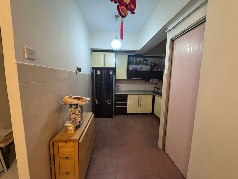 Taman Sungai Besi Indah untuk Untuk Dijual - RM 300,000, Mac 2026 - Kitchen - PropertyGuru.com.my