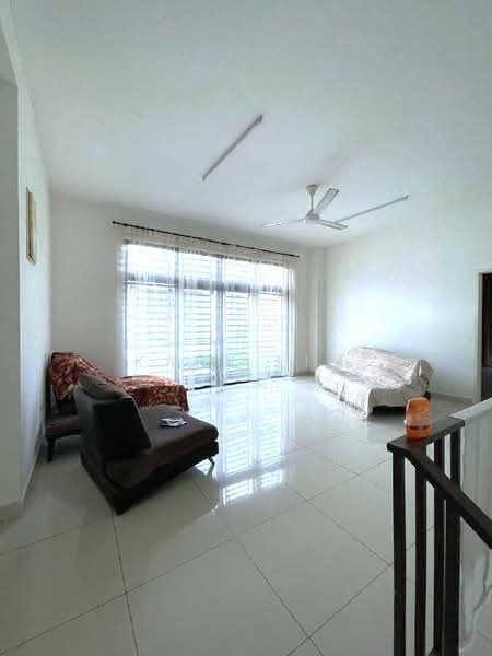 Bandar Cemerlang Ulu Tiram untuk Untuk Dijual - RM 870,000, Mac 2026 - Living Room - PropertyGuru.com.my
