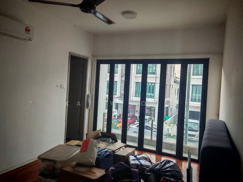 3-storey Terraced House for Sale in Puchong (Selangor) - Katty Soon - Living Room - PropertyGuru.com.my