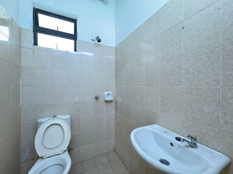 Condominium for Sale at Penhill Perdana Condominium - Darren Lau - Bathroom - PropertyGuru.com.my