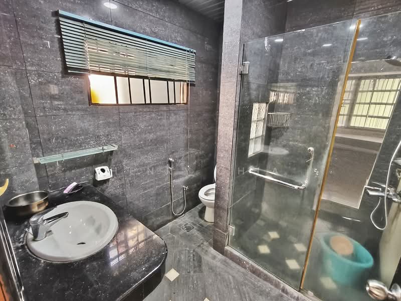 Rumah Berkembar untuk Disewa di Seri Kembangan (Selangor) - Gladys Wong - Bathroom - PropertyGuru.com.my