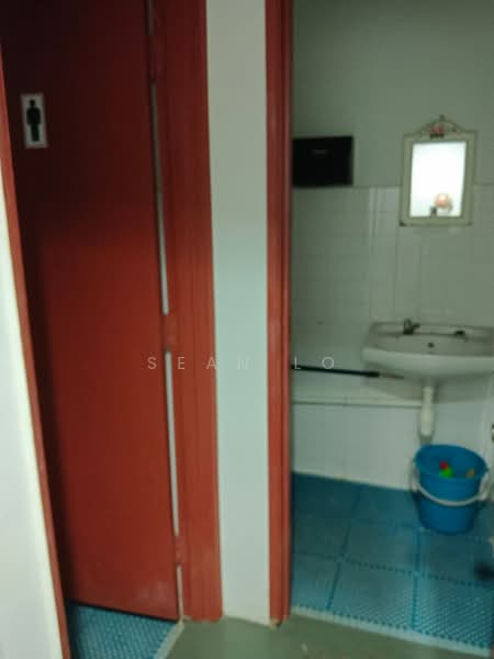 Shop for Rent in Sri Petaling (Kuala Lumpur) - Sean Lo - Bathroom - PropertyGuru.com.my