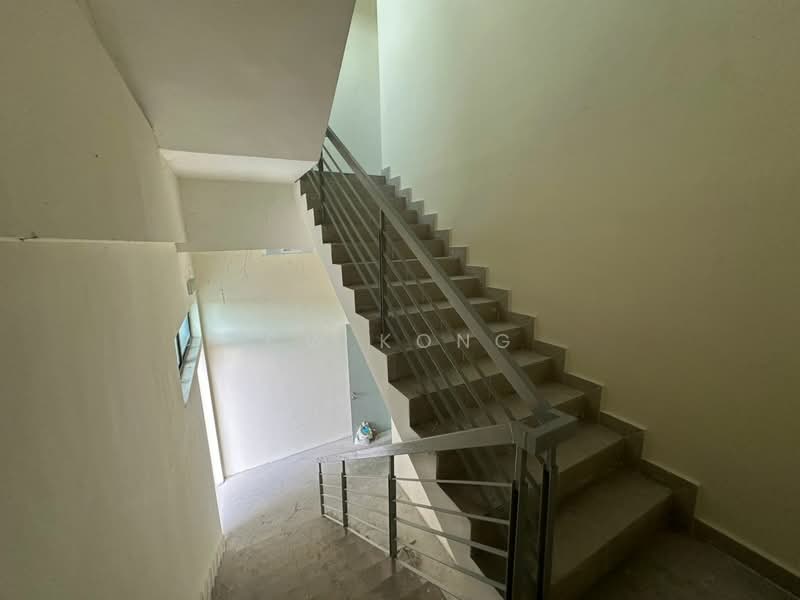 Warehouse for Rent in Klang (Selangor) - CW Kong - Interior - PropertyGuru.com.my