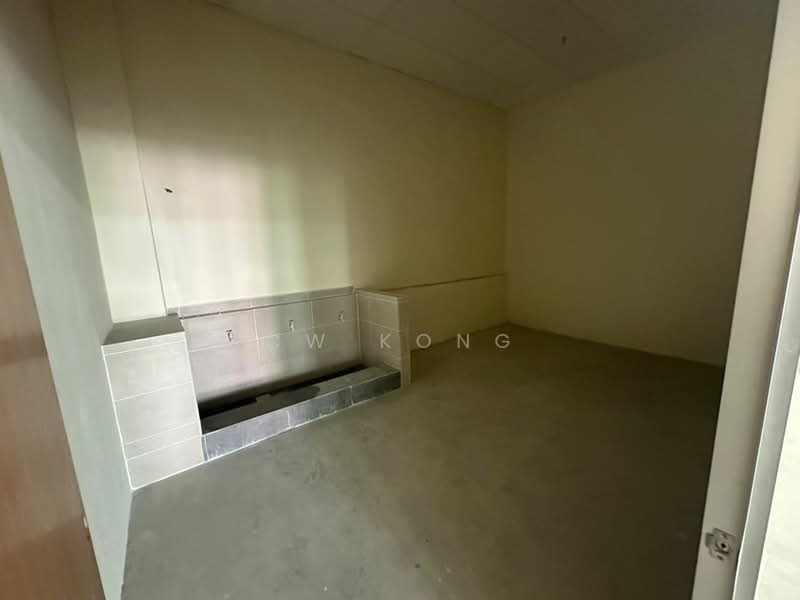 Warehouse for Rent in Klang (Selangor) - CW Kong - Interior - PropertyGuru.com.my