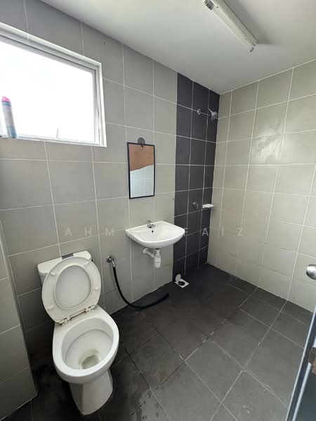 2-storey Terraced House for Rent in Dengkil (Selangor) - Ahmad Faiz - Bathroom - PropertyGuru.com.my