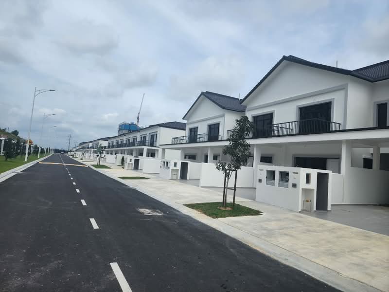 The Commune @ Eco Botanic Cluster 22x85 untuk Untuk Dijual - RM 1,650,000, Apr 2026 - Exterior - PropertyGuru.com.my