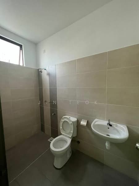 Cluster House for Sale in Taman Mutiara Mas (Skudai) - Jin Teok - Bathroom - PropertyGuru.com.my