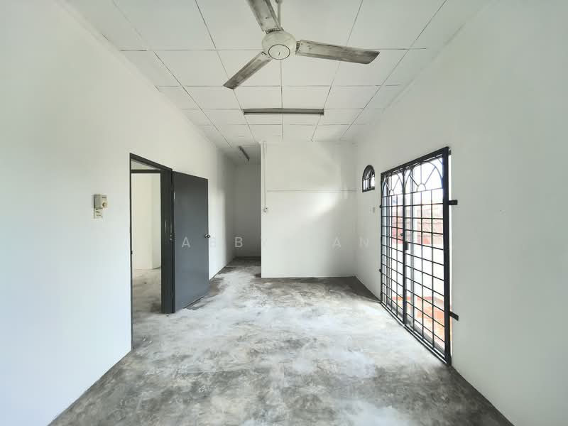 2-storey Terraced House for Sale in Bandar Tun Hussein Onn (Cheras) - Abby Tan - Master bedroom - PropertyGuru.com.my