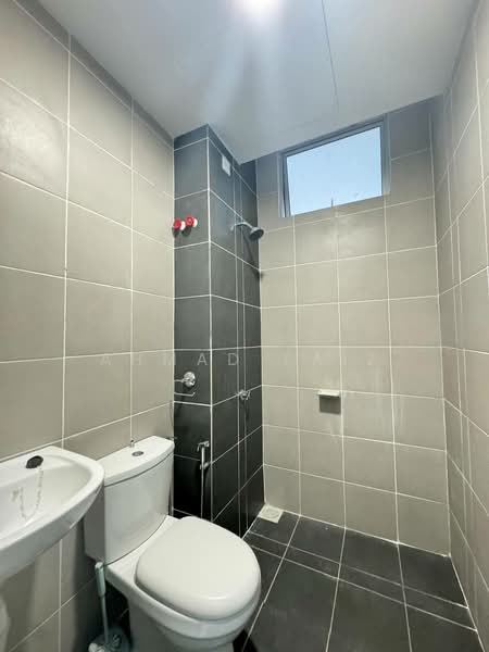 KITA Mekar (Townhouse) untuk Untuk Disewa - RM 1,300 /bulan, Mac 2026 - Bathroom - PropertyGuru.com.my