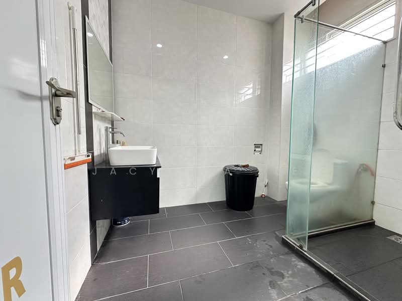 Semi-Detached House for Sale in Bayan Lepas (Penang) - Jacyntha Lee - Bathroom - PropertyGuru.com.my