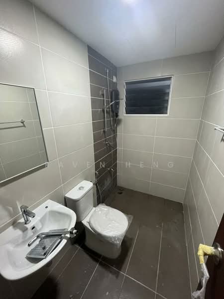 Condominium for Rent at Paraiso Residence @ The Earth - Kaven Heng - Bathroom - PropertyGuru.com.my