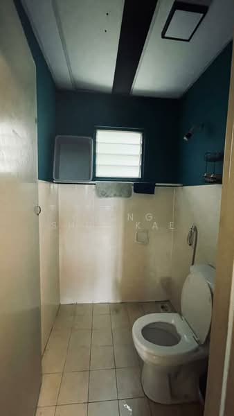 Apartment for Sale at Baiduri Court Apartment - Chong Shun Kae - Bathroom - PropertyGuru.com.my