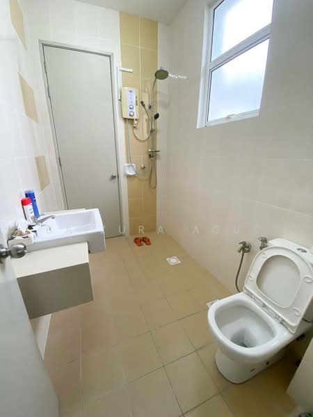 Semi-Detached House for Sale in Taman Pelangi Semenyih (Semenyih) - Baizura Agus - Bathroom - PropertyGuru.com.my