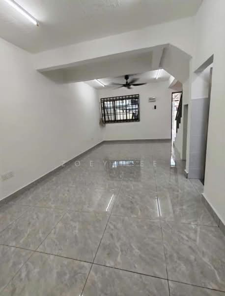 2-storey Terraced House for Sale in Taman Seri Orkid (Skudai) - Zoey Lee - Living Room - PropertyGuru.com.my