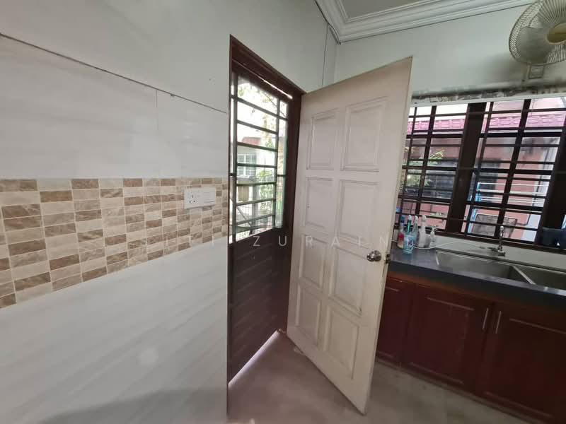 2-storey Terraced House for Sale in Bandar Baru Bangi (Selangor) - Siti Zuraini - Kitchen - PropertyGuru.com.my