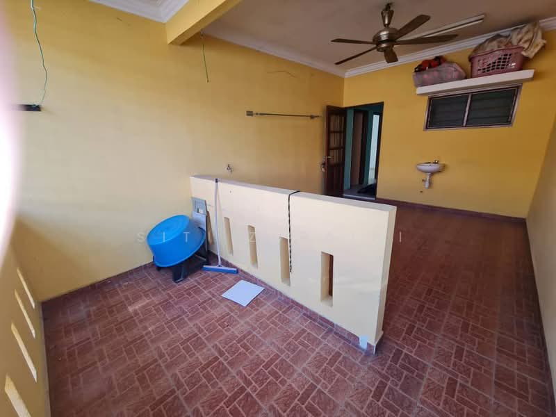 2-storey Terraced House for Sale in Bandar Baru Bangi (Selangor) - Siti Zuraini - Balcony - PropertyGuru.com.my