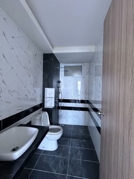Condominium for Sale at QuayWest Residence - Eunice Loe - Bathroom - PropertyGuru.com.my