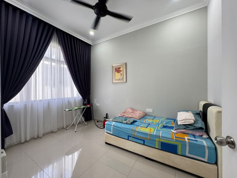 Rumah Teres 2 Tingkat untuk Disewa di Taman Ekoflora (Johor Bahru) - Jemie . - Bedroom - PropertyGuru.com.my