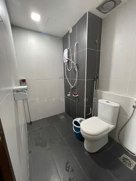 Service Residence for Rent at The Garden Residences - Joeyn Lock - Bathroom - PropertyGuru.com.my