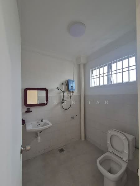 2-storey Terraced House for Sale in Taman Universiti (Skudai) - Winson Tan - Bathroom - PropertyGuru.com.my