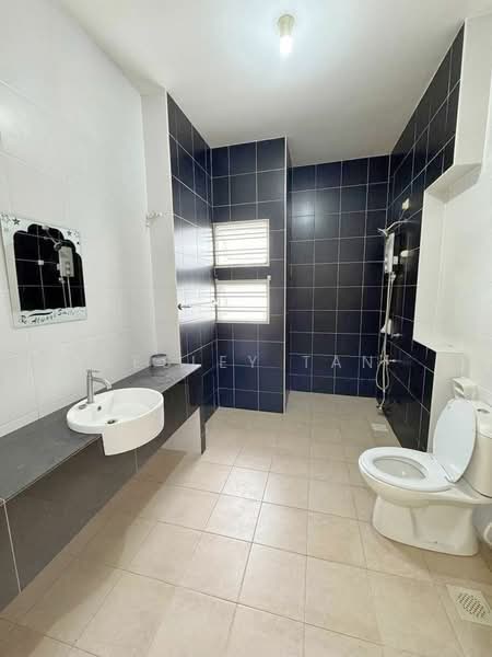 Semi-Detached House for Sale in Horizon Hills (Iskandar Puteri (Nusajaya)) - Lesley Tan - Bathroom - PropertyGuru.com.my