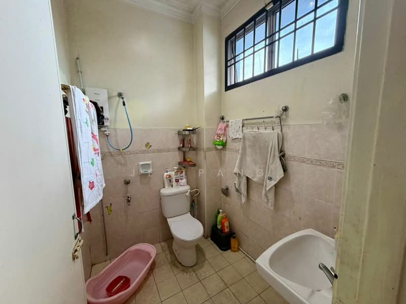 2-storey Terraced House for Sale in Taman Setia Indah (Tebrau) - Jet Pang - Bathroom - PropertyGuru.com.my