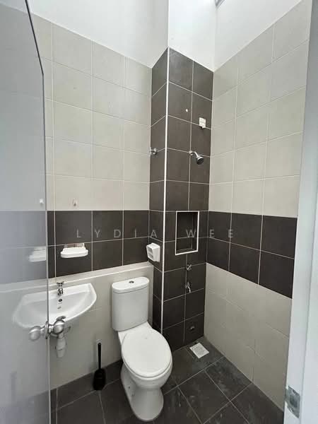 BANDAR PUTRA KULAI (2B02 PICCOLO) untuk Untuk Disewa - RM 1,700 /bulan, Mac 2026 - Bathroom - PropertyGuru.com.my