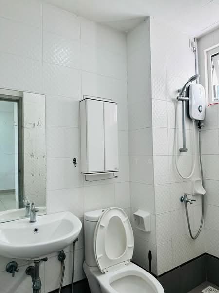 Service Residence for Sale at Seasons Amara Larkin - Lesley Tan - Bathroom - PropertyGuru.com.my