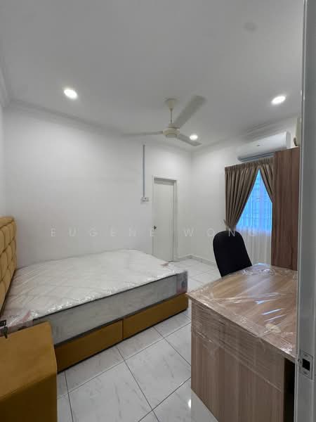 Semi-Detached House for Rent in Bandar Putra Permai (Seri Kembangan) - Eugene Wong - Bedroom - PropertyGuru.com.my