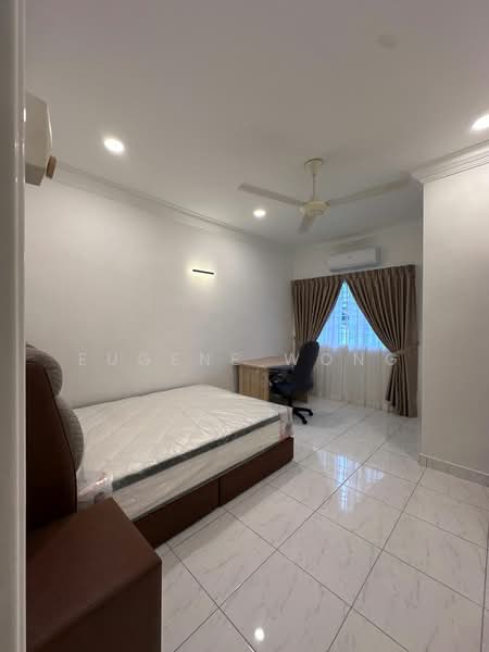 Semi-Detached House for Rent in Bandar Putra Permai (Seri Kembangan) - Eugene Wong - Bedroom - PropertyGuru.com.my
