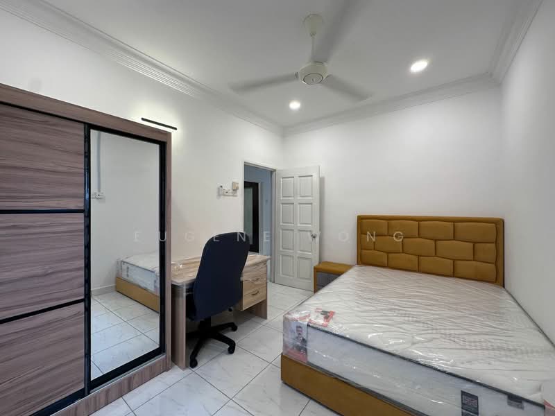 Semi-Detached House for Rent in Bandar Putra Permai (Seri Kembangan) - Eugene Wong - Bedroom - PropertyGuru.com.my