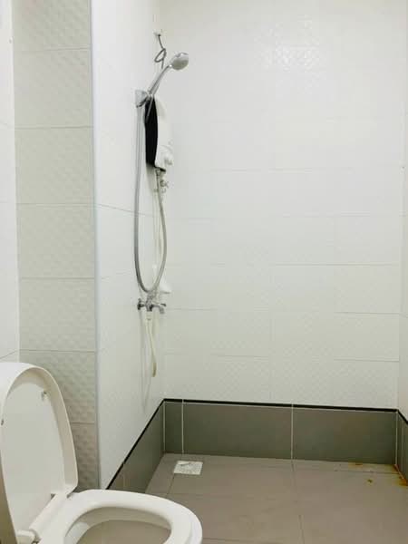Service Residence for Sale at Seasons Amara Larkin - Chuan Hong Kee - Bathroom - PropertyGuru.com.my