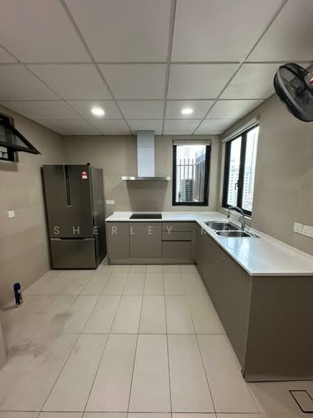 Kondominium untuk Disewa di Residensi 22 - Sherley Moo - Kitchen - PropertyGuru.com.my