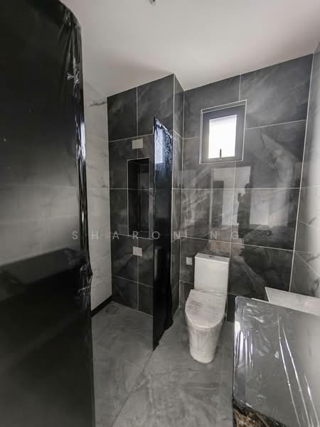 Semi-Detached House for Sale in Johor Bahru (Johor) - Sharon Ng - Bathroom - PropertyGuru.com.my