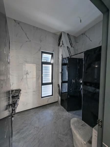 Semi-Detached House for Sale in Johor Bahru (Johor) - Sharon Ng - Bathroom - PropertyGuru.com.my