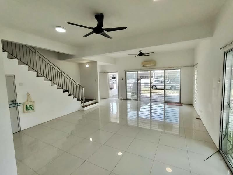 2-storey Terraced House for Sale in Dengkil (Selangor) - Ali Idris - Living Room - PropertyGuru.com.my
