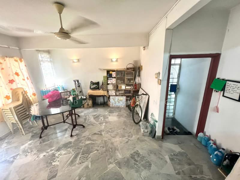 Subang Perdana Goodyear Court 6 untuk Untuk Dijual - RM 348,000, Mac 2026 - Living Room - PropertyGuru.com.my