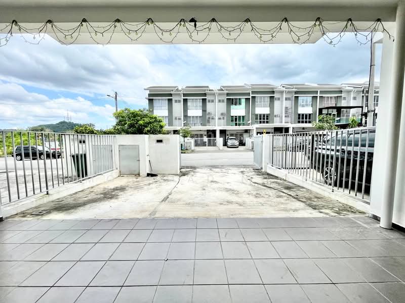 2-storey Terraced House for Sale in Bukit Rahman Putra (Sungai Buloh) - Noor Hidayah Mohamad Noor - Exterior - PropertyGuru.com.my