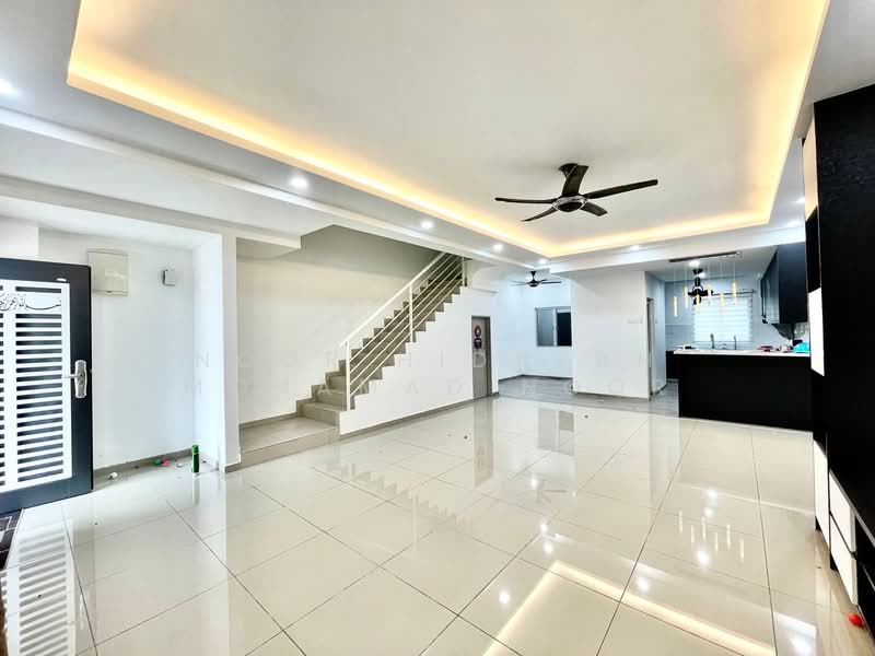 2-storey Terraced House for Sale in Bukit Rahman Putra (Sungai Buloh) - Noor Hidayah Mohamad Noor - Living Room - PropertyGuru.com.my