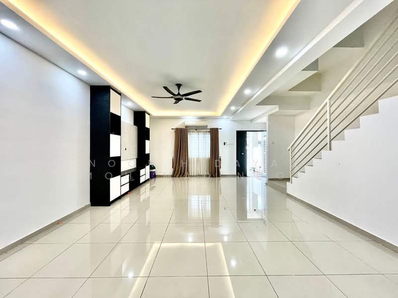 2-storey Terraced House for Sale in Bukit Rahman Putra (Sungai Buloh) - Noor Hidayah Mohamad Noor - Living Room - PropertyGuru.com.my