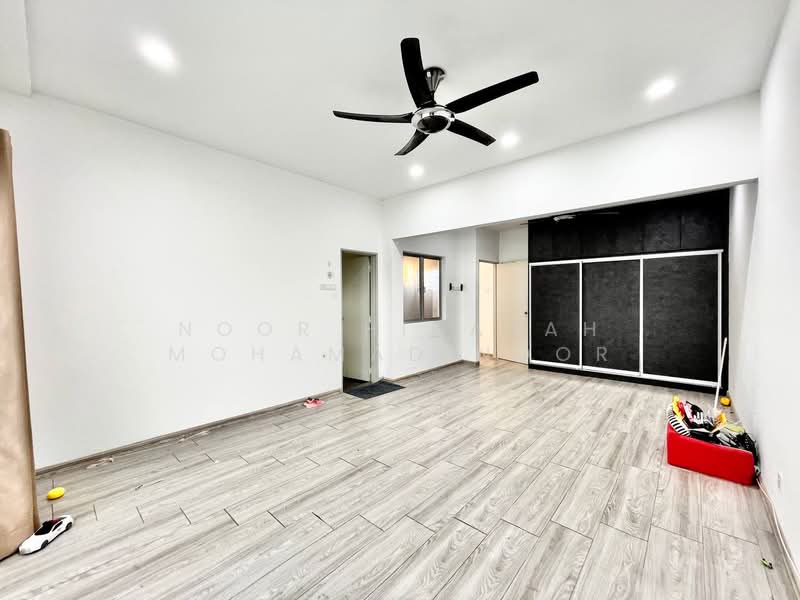 2-storey Terraced House for Sale in Bukit Rahman Putra (Sungai Buloh) - Noor Hidayah Mohamad Noor - Living Room - PropertyGuru.com.my