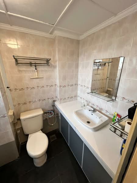 Condominium for Sale at Kondo Idaman Cheng Hua - M.K. Heng - Bathroom - PropertyGuru.com.my