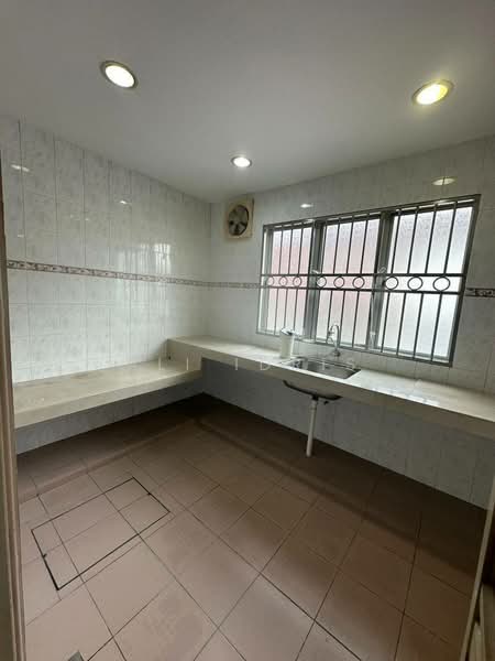 2-storey Terraced House for Sale in Bandar Mahkota Cheras (Cheras) - Ali Idris - Kitchen - PropertyGuru.com.my