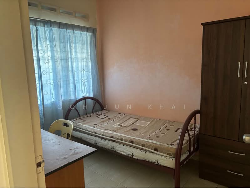 Fully Furnished Taman Bukit Melaka / Bukit Beruang @ 2 Storey Terrace untuk Untuk Disewa - RM 1,200 /bulan, Mac 2026 - Bedroom - PropertyGuru.com.my