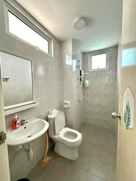 i-Santorini untuk Untuk Disewa - RM 2,500 /bulan, Mac 2026 - Bathroom - PropertyGuru.com.my