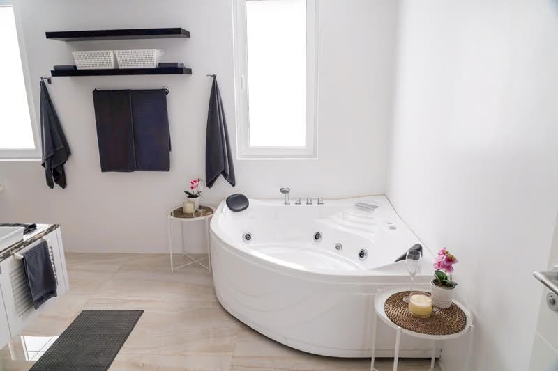 Bungalow for Sale in Batu Ferringhi (Penang) - Joyce Lee - Bathroom - PropertyGuru.com.my