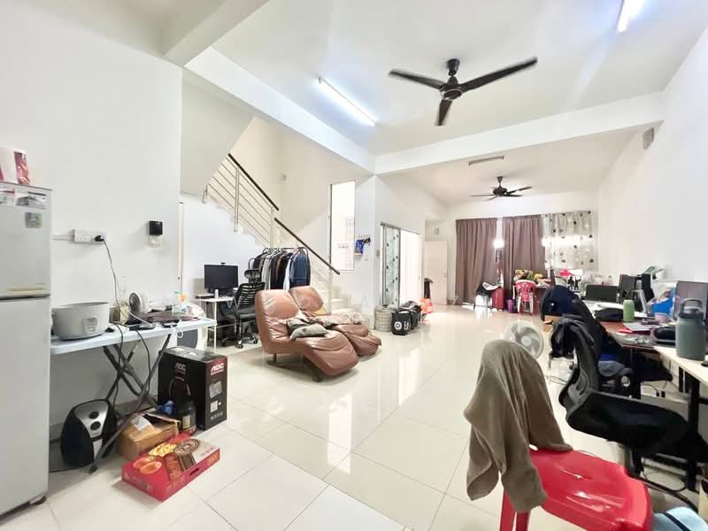 Taman Cahaya Alam untuk Untuk Dijual - RM 650,000, Mac 2026 - Living Room - PropertyGuru.com.my