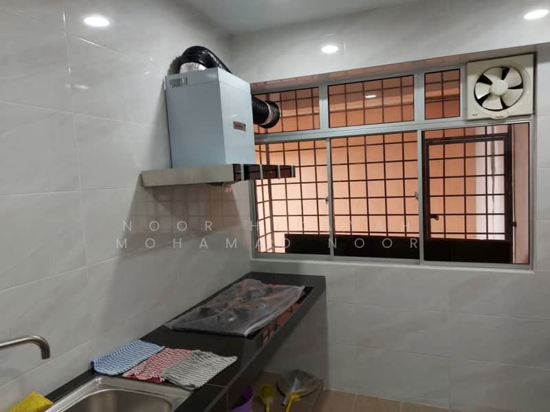 Apartment for Sale at Kayangan Apartment, Bandar Sunway - Noor Hidayah Mohamad Noor - Kitchen - PropertyGuru.com.my