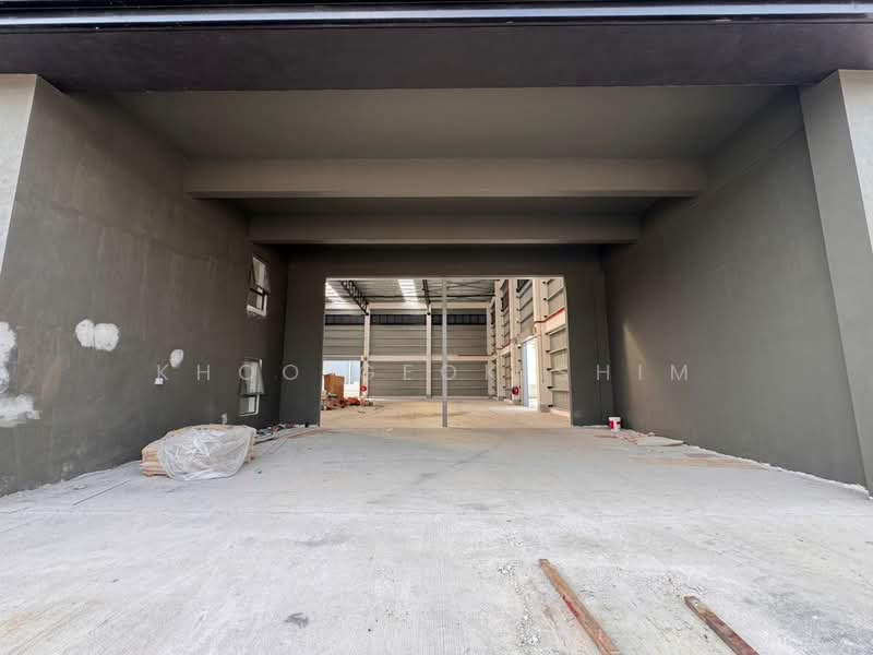 Semi-D Factory for Rent in Elmina Gardens (Sungai Buloh) - Elaine Khoo - Entrance - PropertyGuru.com.my