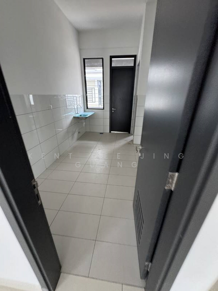 Semi-Detached House for Sale in Amverton Hills (Sungai Buloh) - Kent Lee Jing Guang - Kitchen - PropertyGuru.com.my